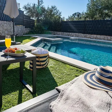 Villa Moreta With Heated Pool, Sauna, Hot-tub Trogir