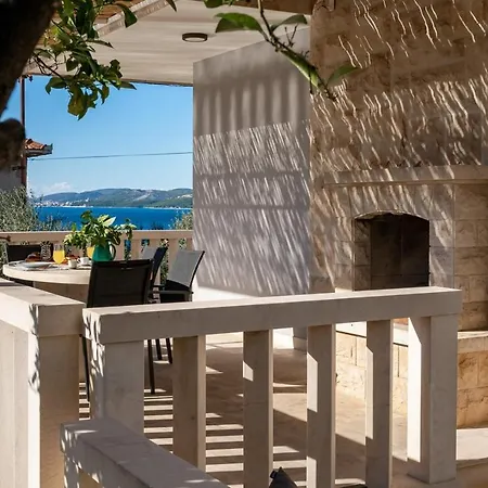 Villa Moreta With Heated Pool, Sauna, Hot-tub