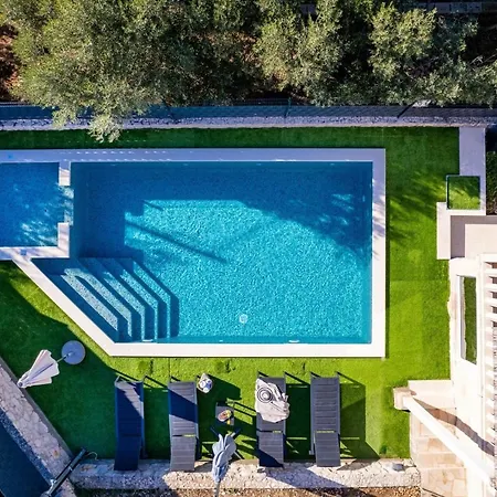 Moreta With Heated Pool, Sauna, Hot-tub *