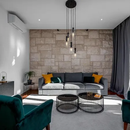 Moreta With Heated Pool, Sauna, Hot-tub Trogir