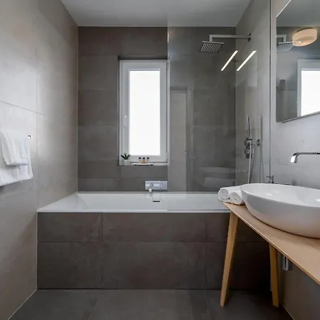 Villa Moreta With Heated Pool, Sauna, Hot-tub *